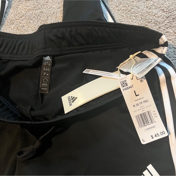 🆕🔥ADIDAS SUPER CUTE&SILKY FEEL&COMFY-W/STRIPES JOGGERS EMBLEN ON FRONT NWT!!!! - Picture 5 of 7